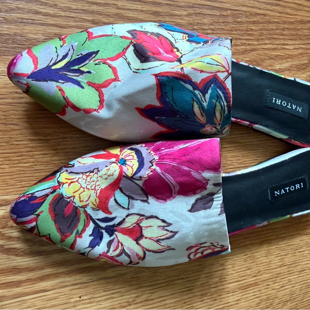 $165 Natori Adore Floral Mule - Picture 5 of 6